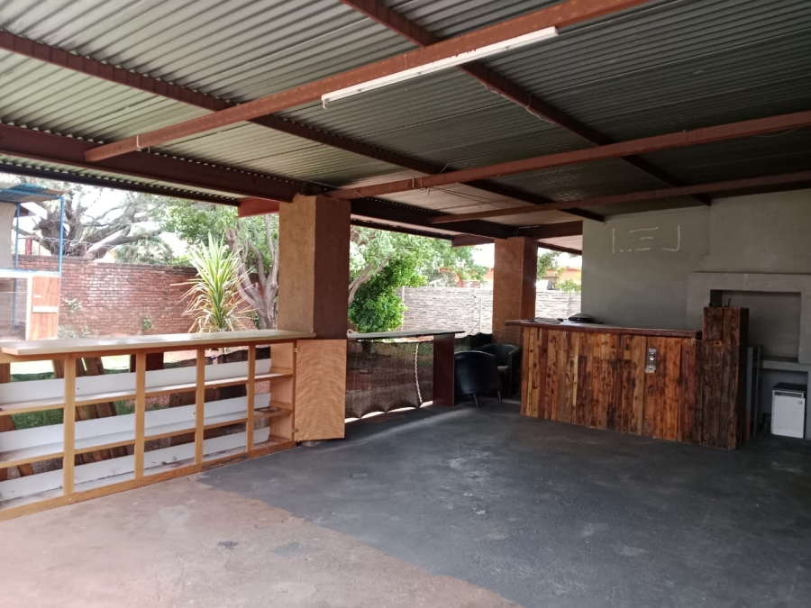 To Let 4 Bedroom Property for Rent in Kuruman Northern Cape